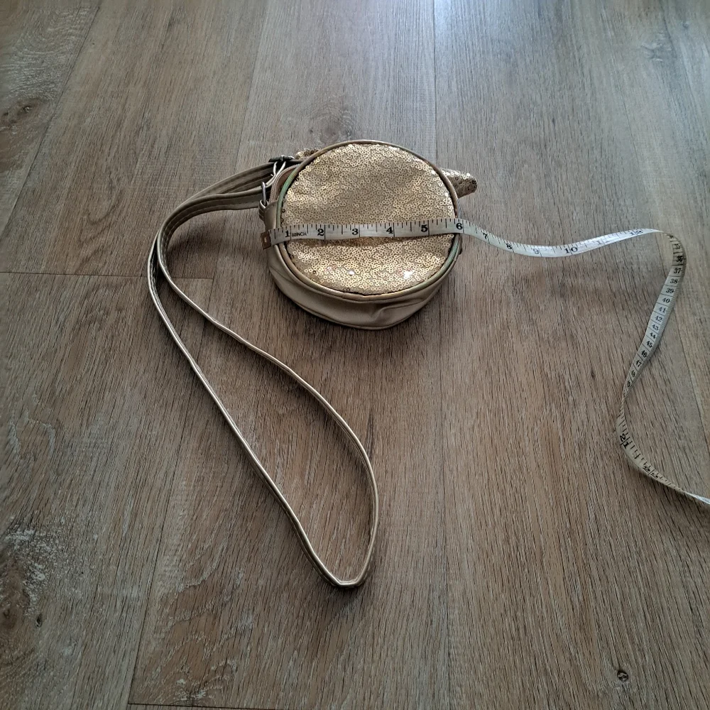 Unbranded gold sequin